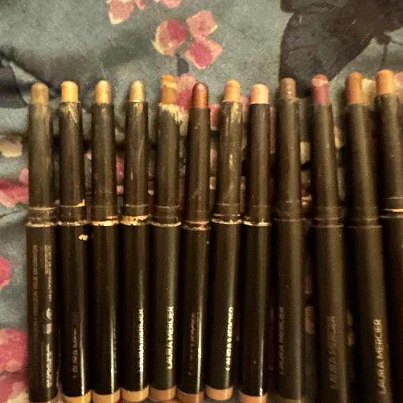 18 Laura Mercier Caviar Cream Eyeshadow Sticks in Good used condition - Picture 4 of 5